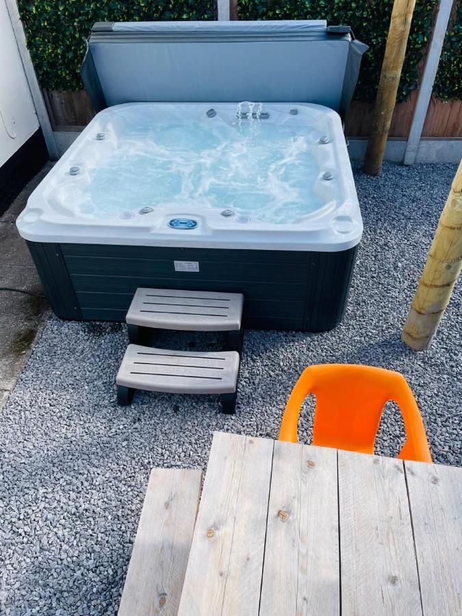 Stylish Hot Tub House With Free Parking! Villa York Kültér fotó